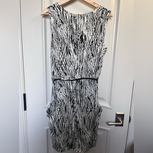 COSTA BLANCA DRESS - Picture 2 of 5